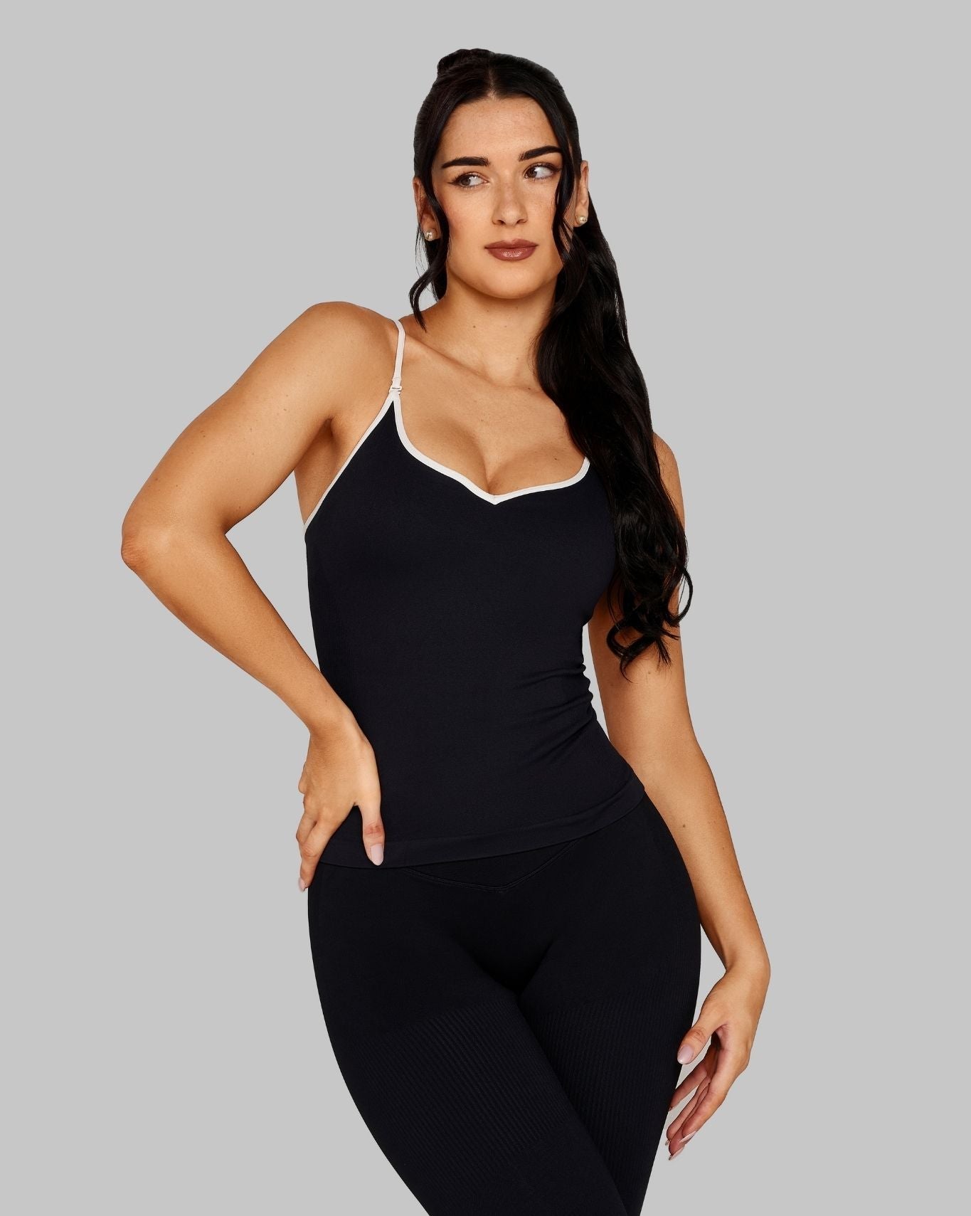 Outline Sweetheart Tanktop | Night Black