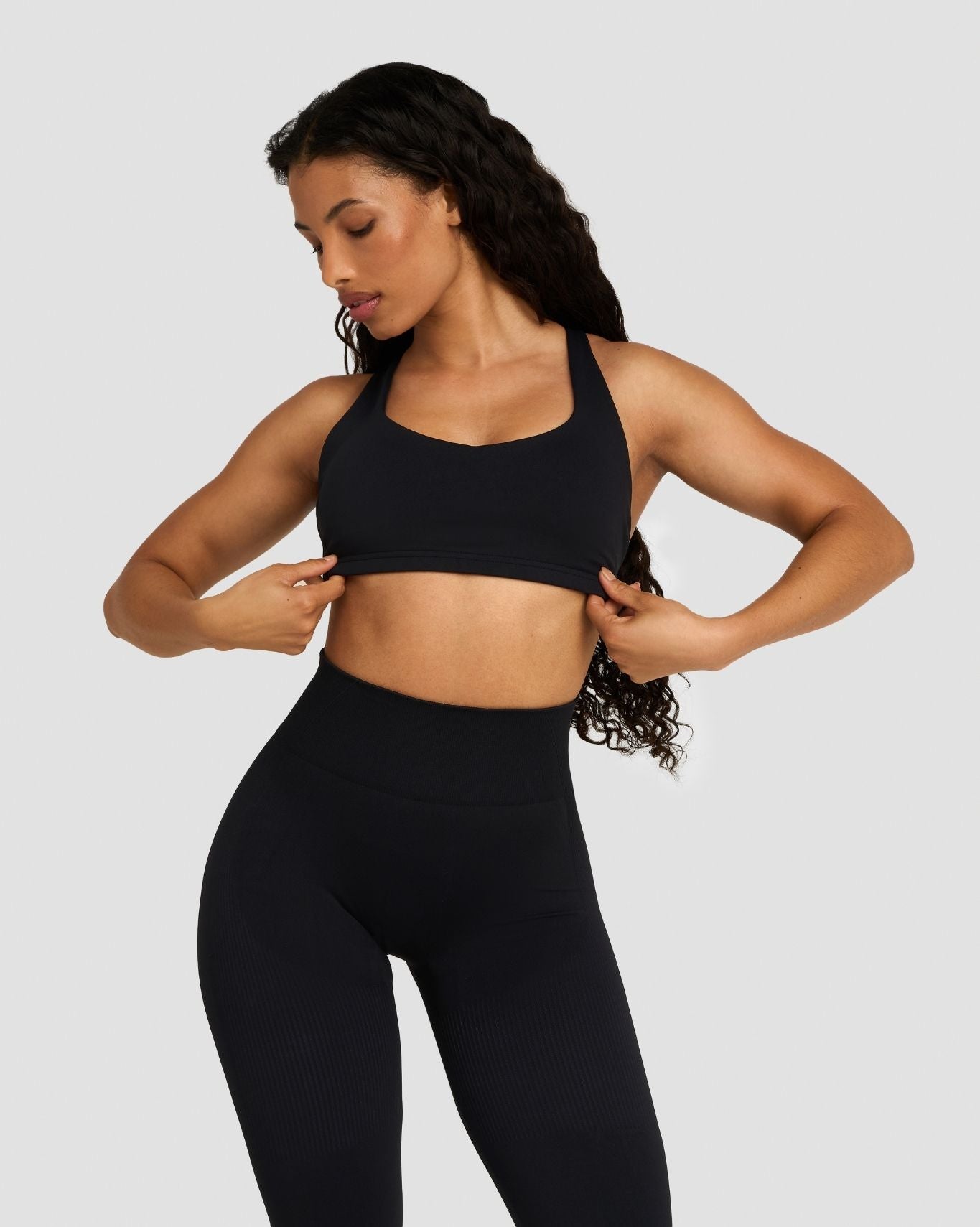 Elevate™ Sculpting Medium Impact Multiway Bra | Night Black