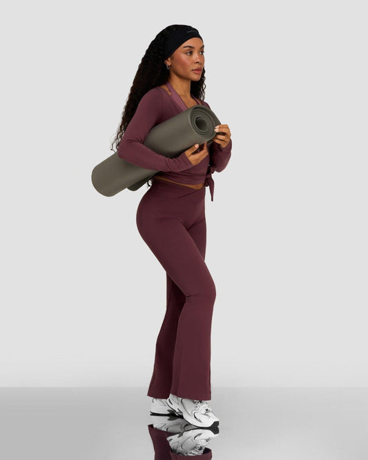 Elevate™ Sculpting Mid V-Waist Scrunch Flare | Dark Mauve