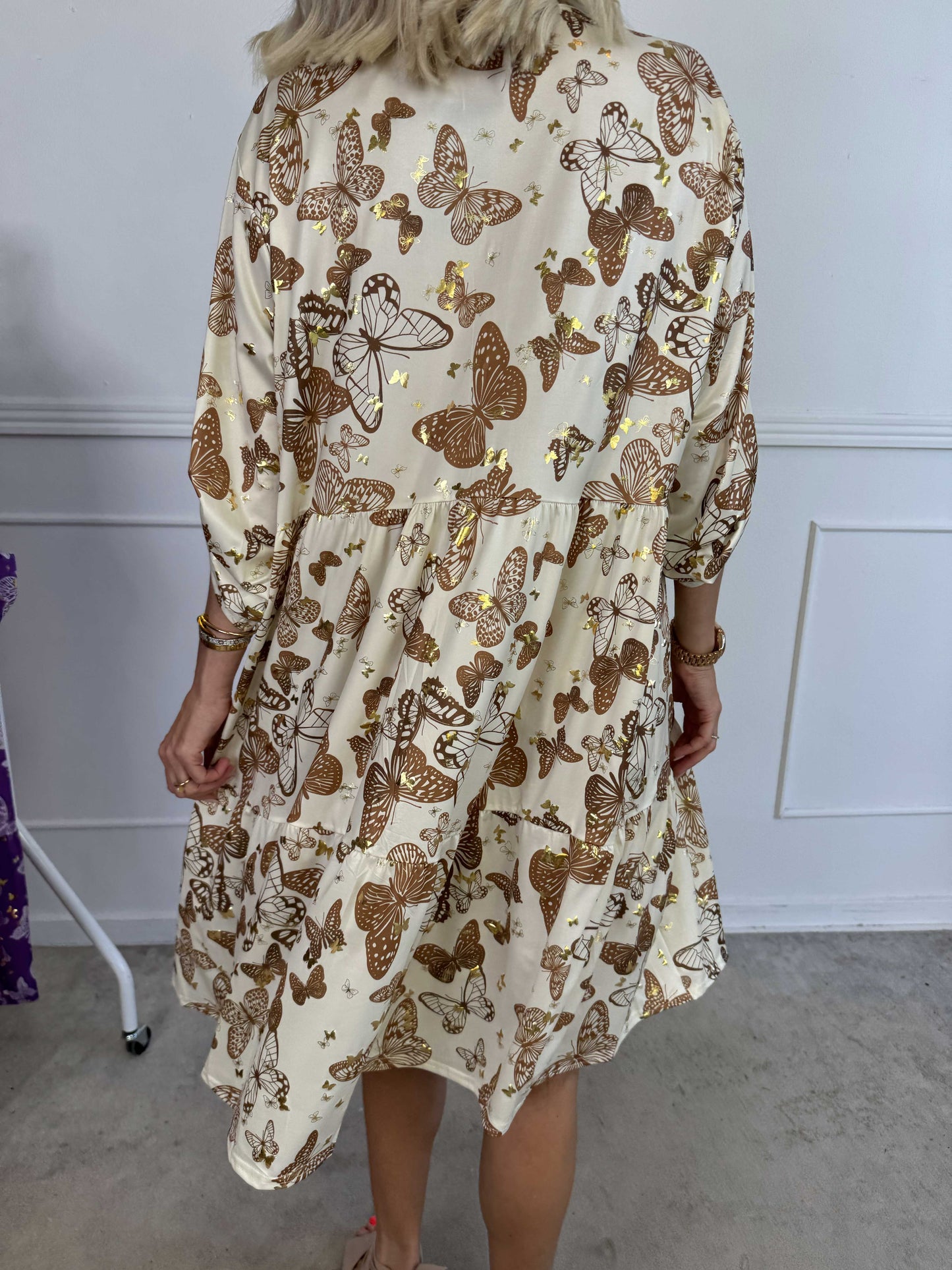 Milano Butterfly Midi - Elastisk kjole med sødt sommerfugleprint og A-facon