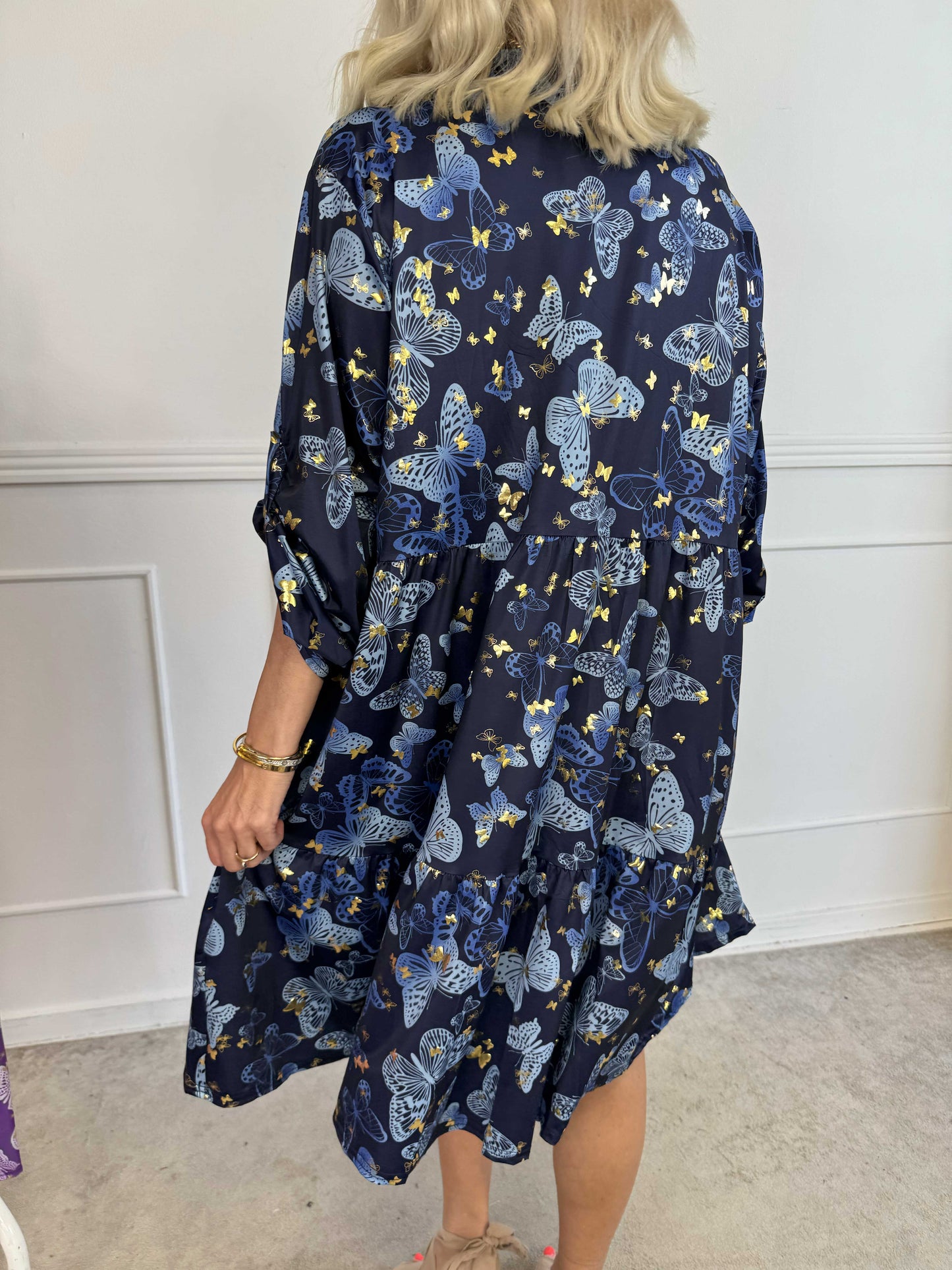 Milano Butterfly Midi - Elastisk kjole med sødt sommerfugleprint og A-facon