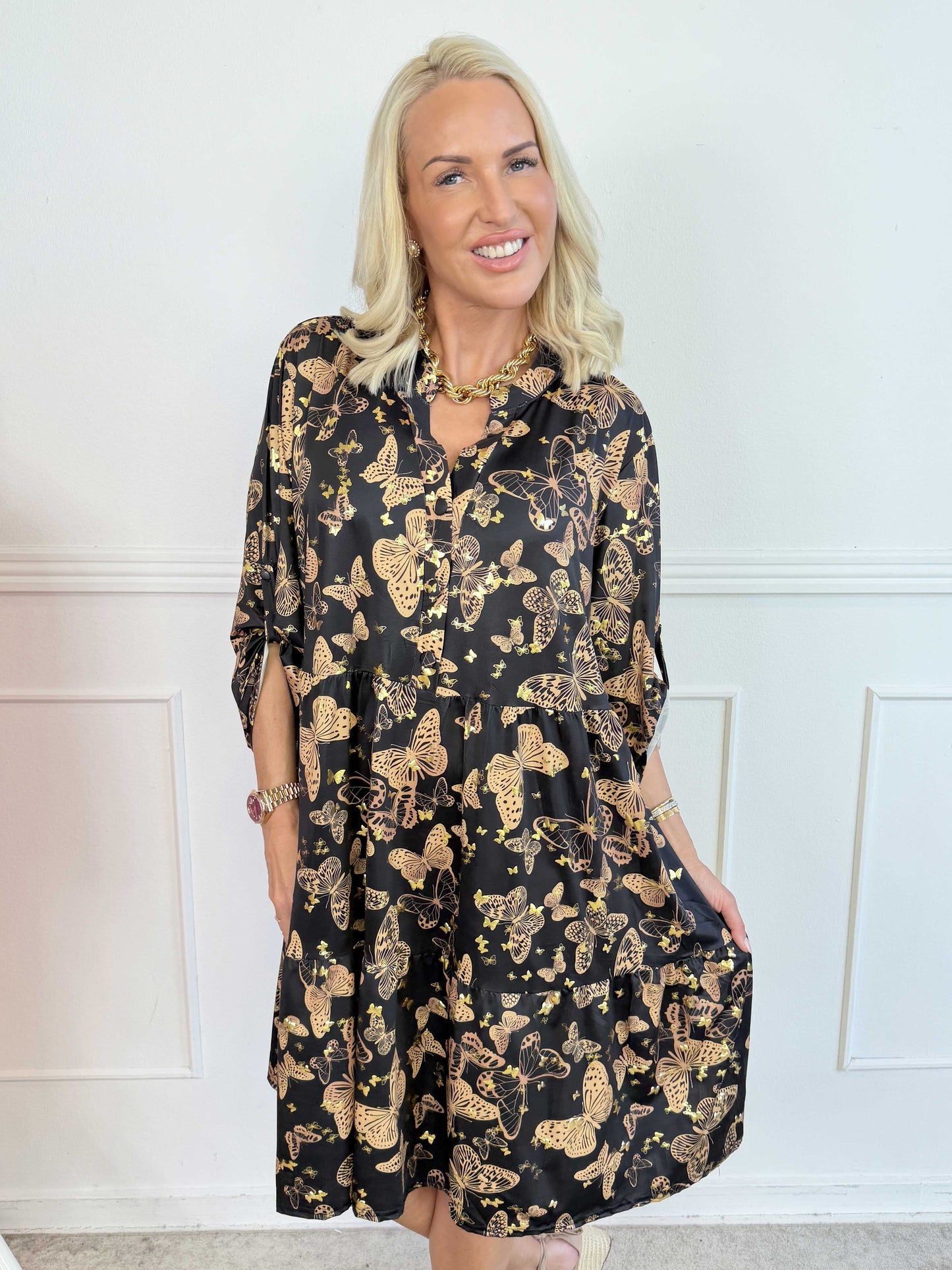 Milano Butterfly Midi - Elastisk kjole med sødt sommerfugleprint og A-facon